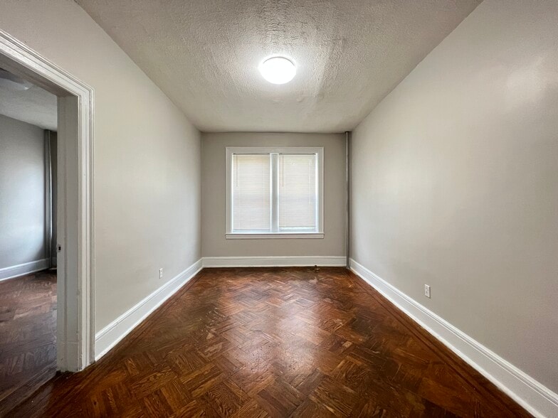 54 Linden Ave 303 - 57 Linden Ave