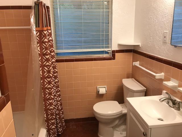 Building Photo - 6000 Grover Ave