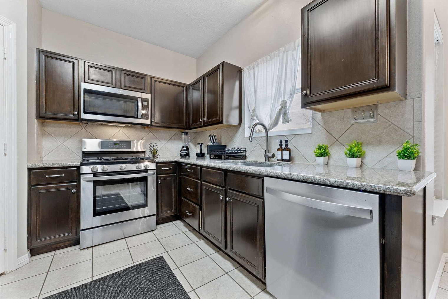 Building Photo - 14190 Brushwood-SI ID1514818P