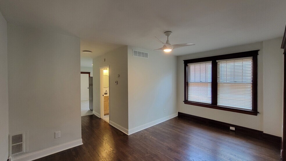 Building Photo - 5537 Holly Hills Ave