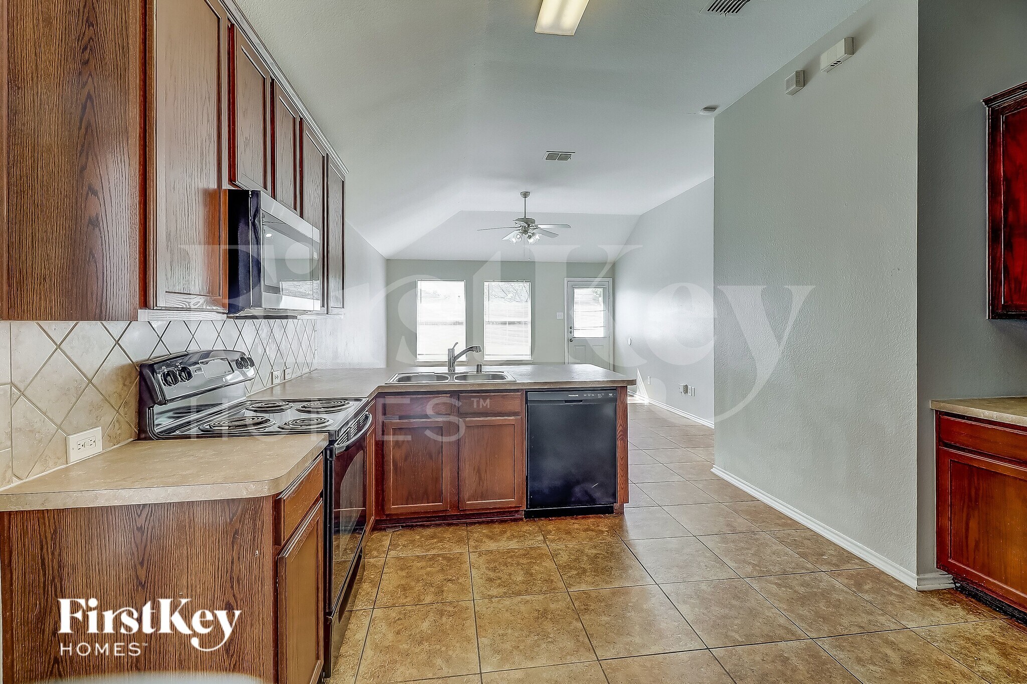 Building Photo - 1405 Silver Maple Ln