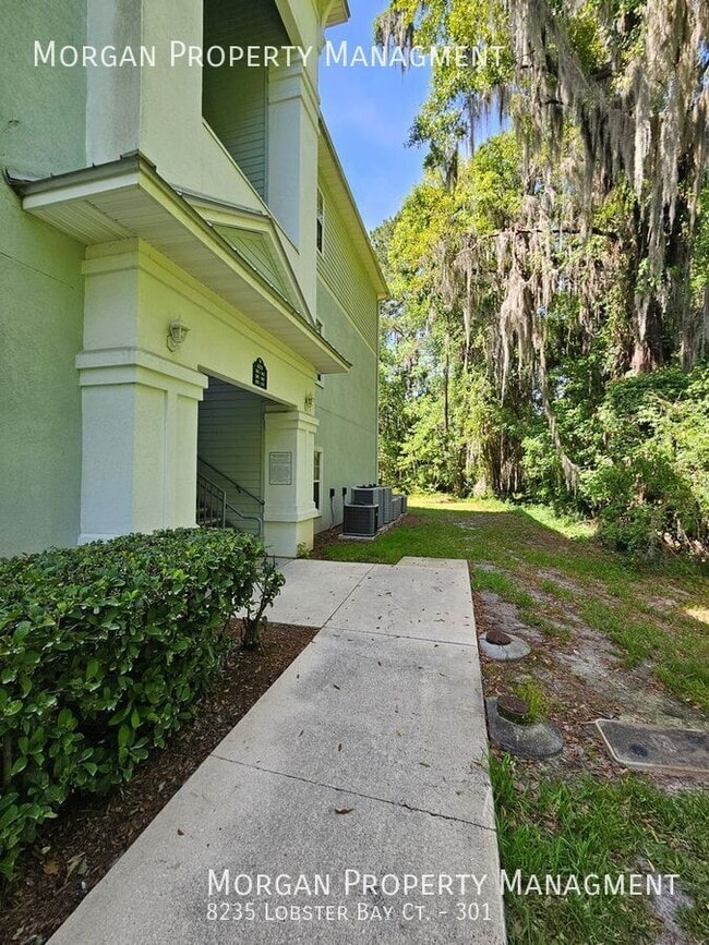 Building Photo - 8235 Lobster Bay Ct