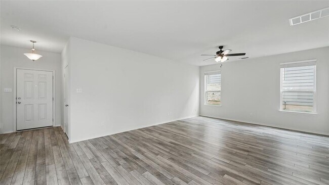 Building Photo - 139 Madrono Dr
