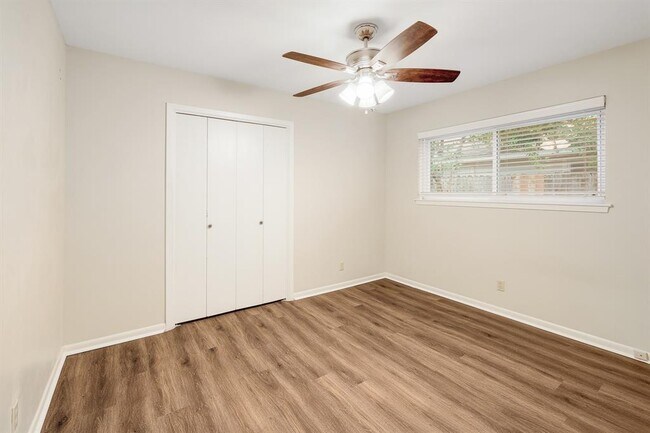 Building Photo - 8609 Melshire Dr
