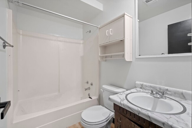 Building Photo - Ready for mid-May, don't miss this SPACIOUS 2-bedroom in the heart of Crafton!