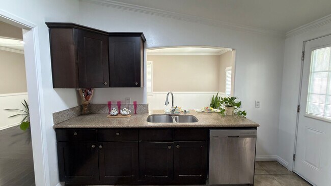 Building Photo - **BEAUTIFUL FOUR BED TWO BATH HOME IN DUARTE **