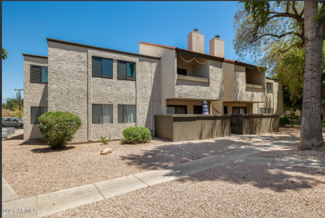 Building Photo - Beautiful Three Bedroom in Scottsdale Cond...