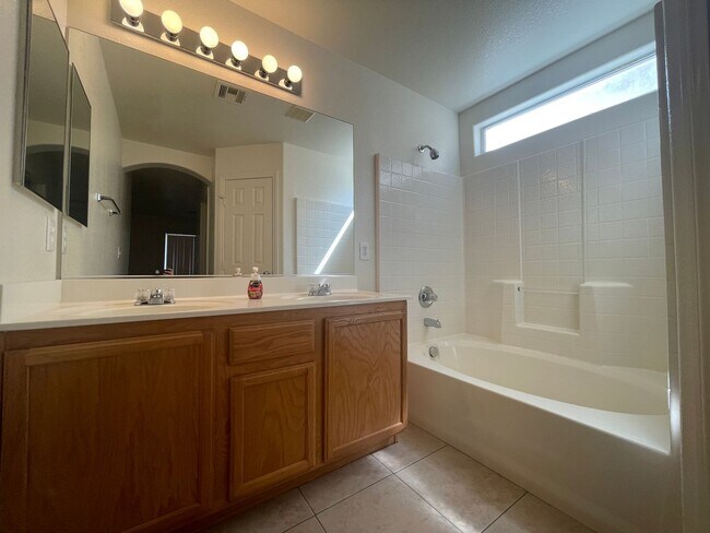 Building Photo - 5038 W Desert Dandelion Ct