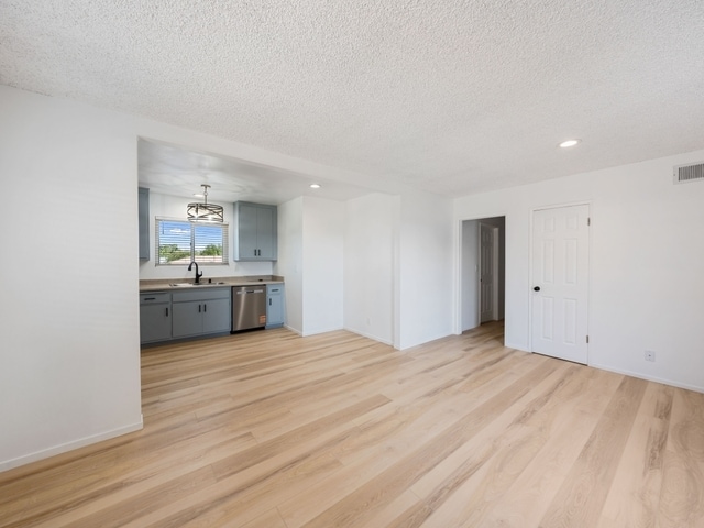 Building Photo - 3913 W 178th St