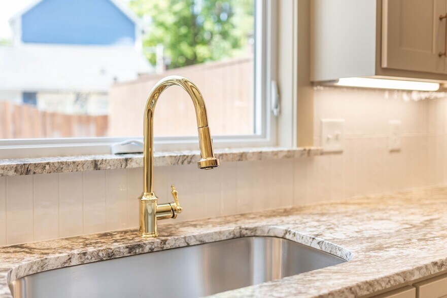 Building Photo - 261 Gay St