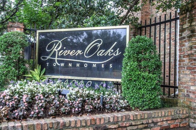 Building Photo - 4040 San Felipe St