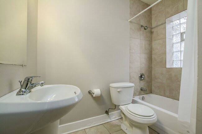 Building Photo - 4706 N Beacon St