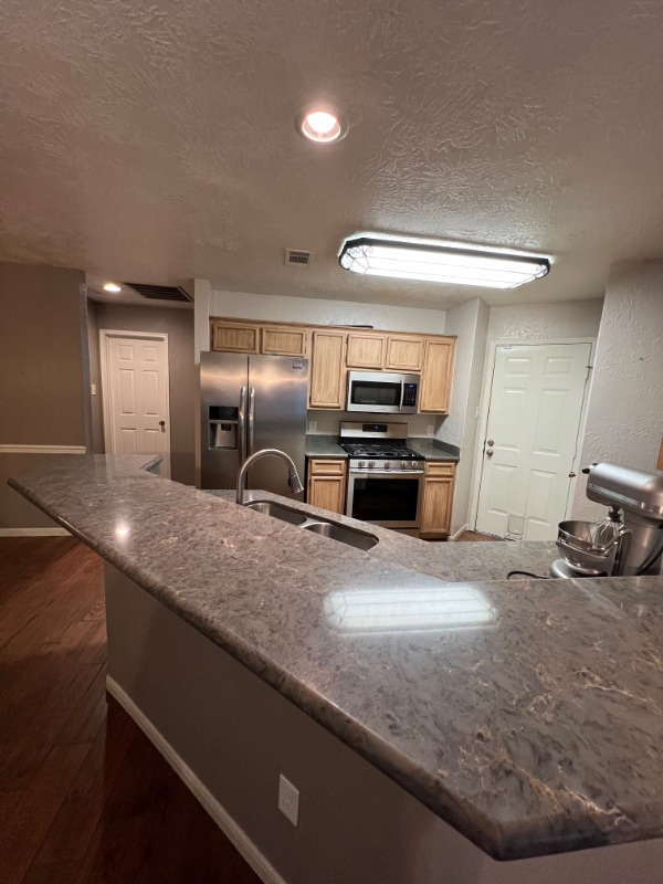 Building Photo - 7925 Blue Bonnet St