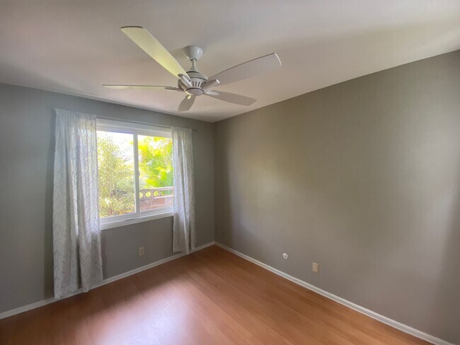 Building Photo - 019WHI