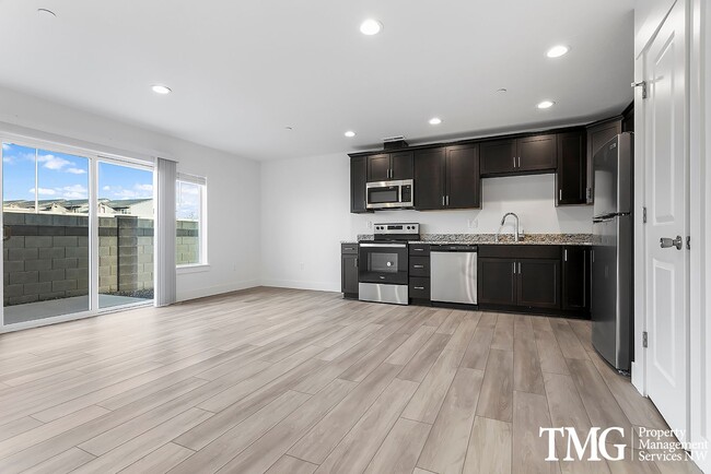 Building Photo - $500 off the 1st months rent! Apply Today!