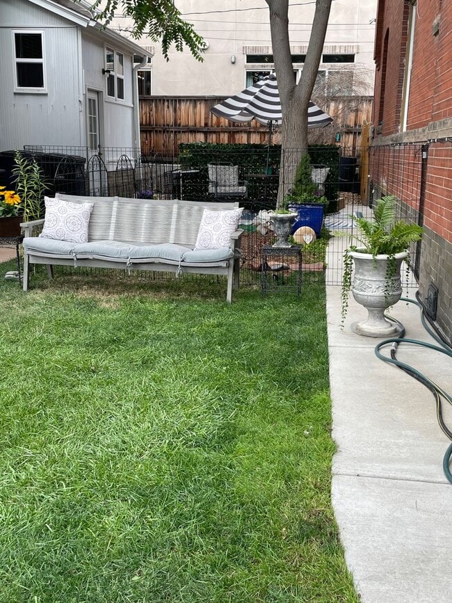 Building Photo - Charming duplex available in Cherry Creek North, one of Denver’s most sought-after neighborhoods!