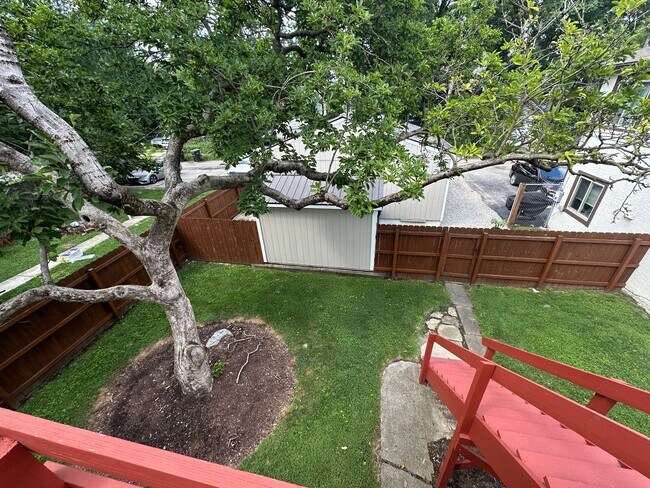 Building Photo - North Campus OSU Single Family Home with 2...