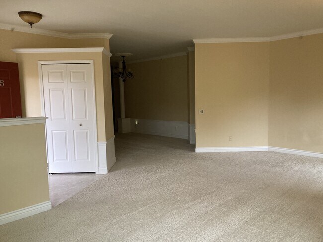 Building Photo - 41645 Copper Creek Dr