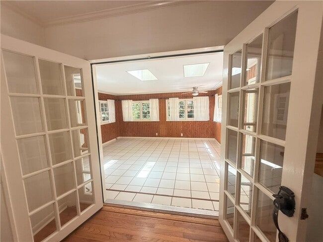 Building Photo - 1009 Verdi Way