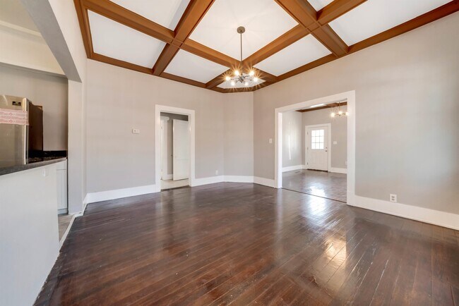 Building Photo - 612 Martinique Ave