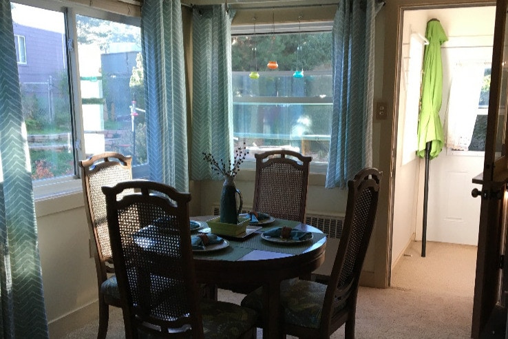 dining area - 2059 41st St