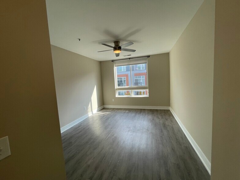 Building Photo - 145 Riverhaven Dr