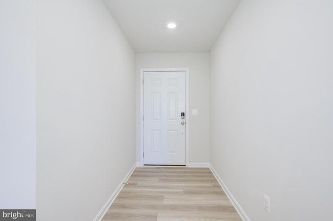 Building Photo - 450 Seeback Dr