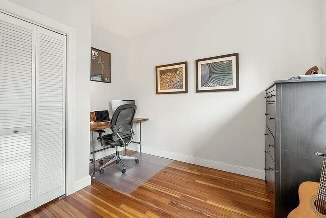 Building Photo - 58 Myrtle St