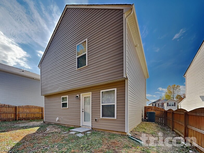 Building Photo - 6432 Pennacook Dr