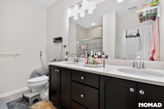 Building Photo - Spacious 3BR Condo in Highland Park