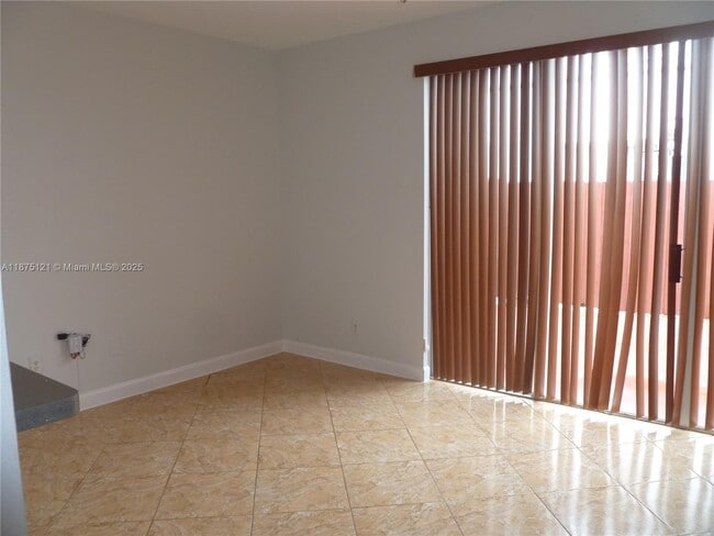 Building Photo - 4252 SW 156th Ave