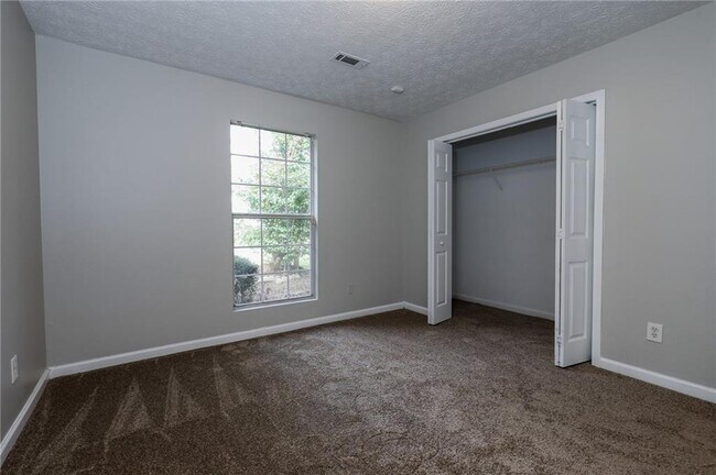 Building Photo - 9402 Highland Ridge