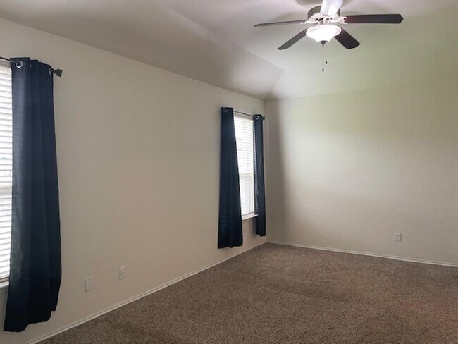 Building Photo - 23727 San Barria Dr
