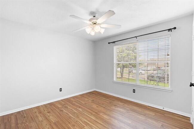 Building Photo - 25211 Barmby Dr