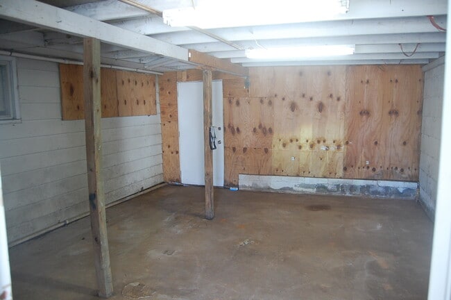 Building Photo - 4401 Nicholas Rd NW