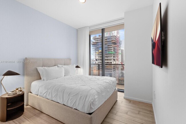 Building Photo - 398 NE 5th St