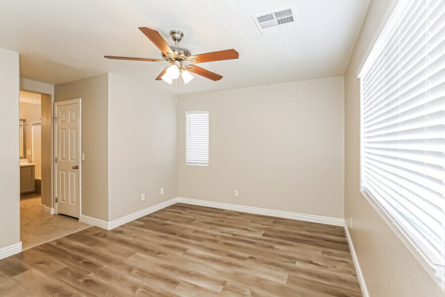 Building Photo - 8736 Water Bucket Ave