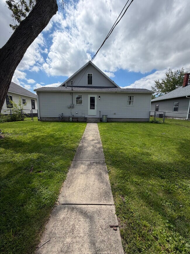 Building Photo - 1418 S Buckeye St