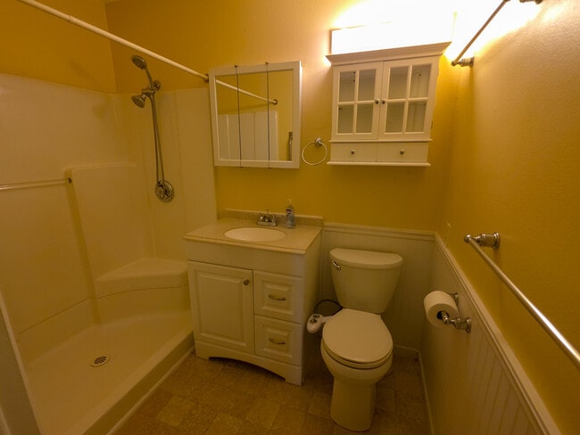 Building Photo - 107 Stout Ave