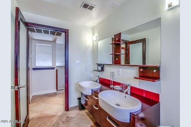 Building Photo - 7615 E Minnezona Ave