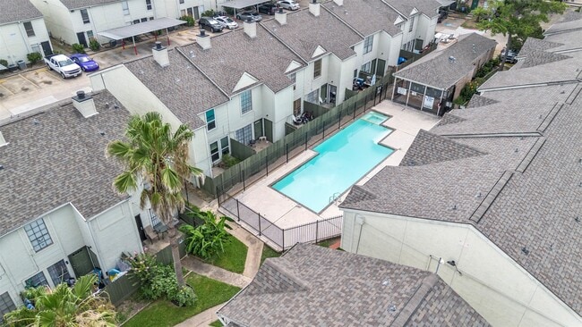 Building Photo - 8713 Village of Fondren Dr