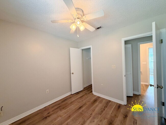 Building Photo - Newly Renovated 3 Bedroom with Oversized detached workshop/garage!