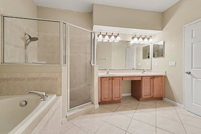 Building Photo - 2056 Clapper Tr