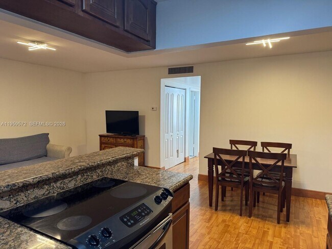 Building Photo - 2420 Diana Dr