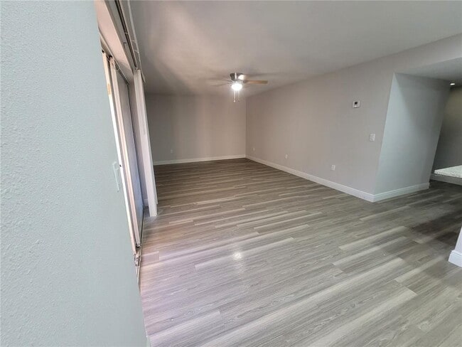 Building Photo - 1160 Calle Del Norte