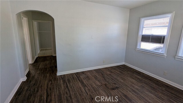 Building Photo - 8801 Valley View St