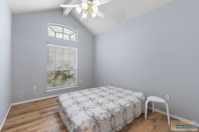 Building Photo - 22 Augusta Dr