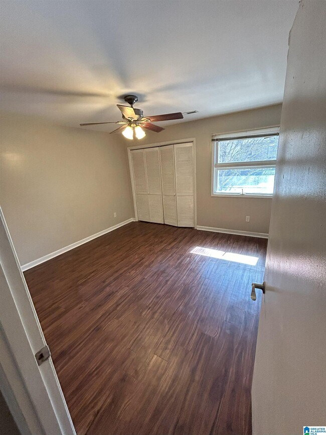 Building Photo - 3044 Cahaba Cliffs Dr