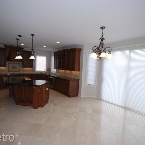 Building Photo - 5121 Parkgate Dr