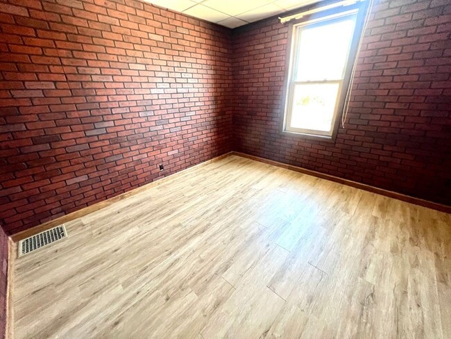 Building Photo - 1501 Merchant St